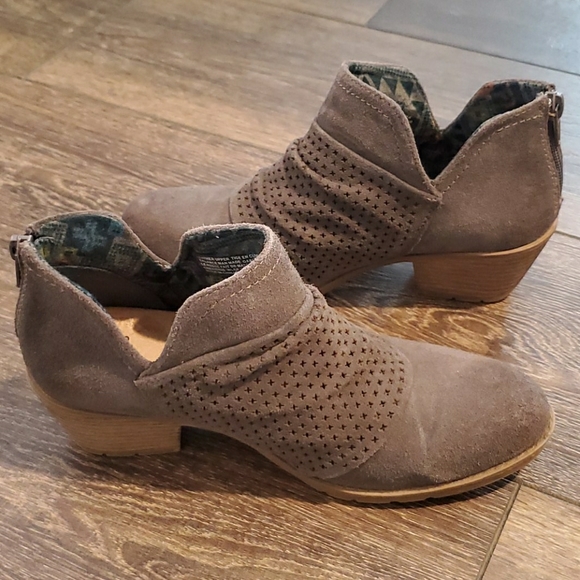 earth origins amanda suede booties